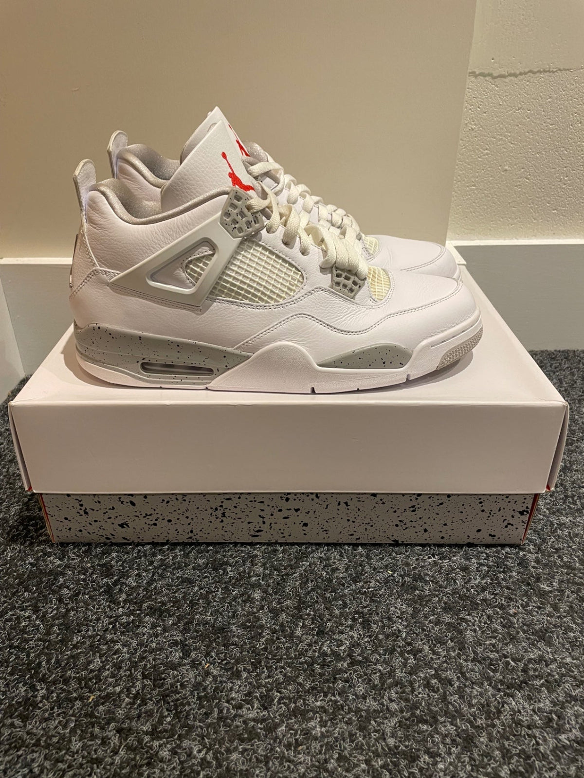 Jordan 4 Retro White Oreo (2021) - 12 US (13.5 Women’s) - Im Your Wardrobe