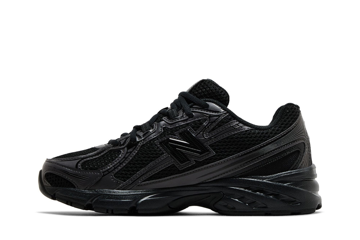 New Balance 740v2 Black Cement - Im Your Wardrobe