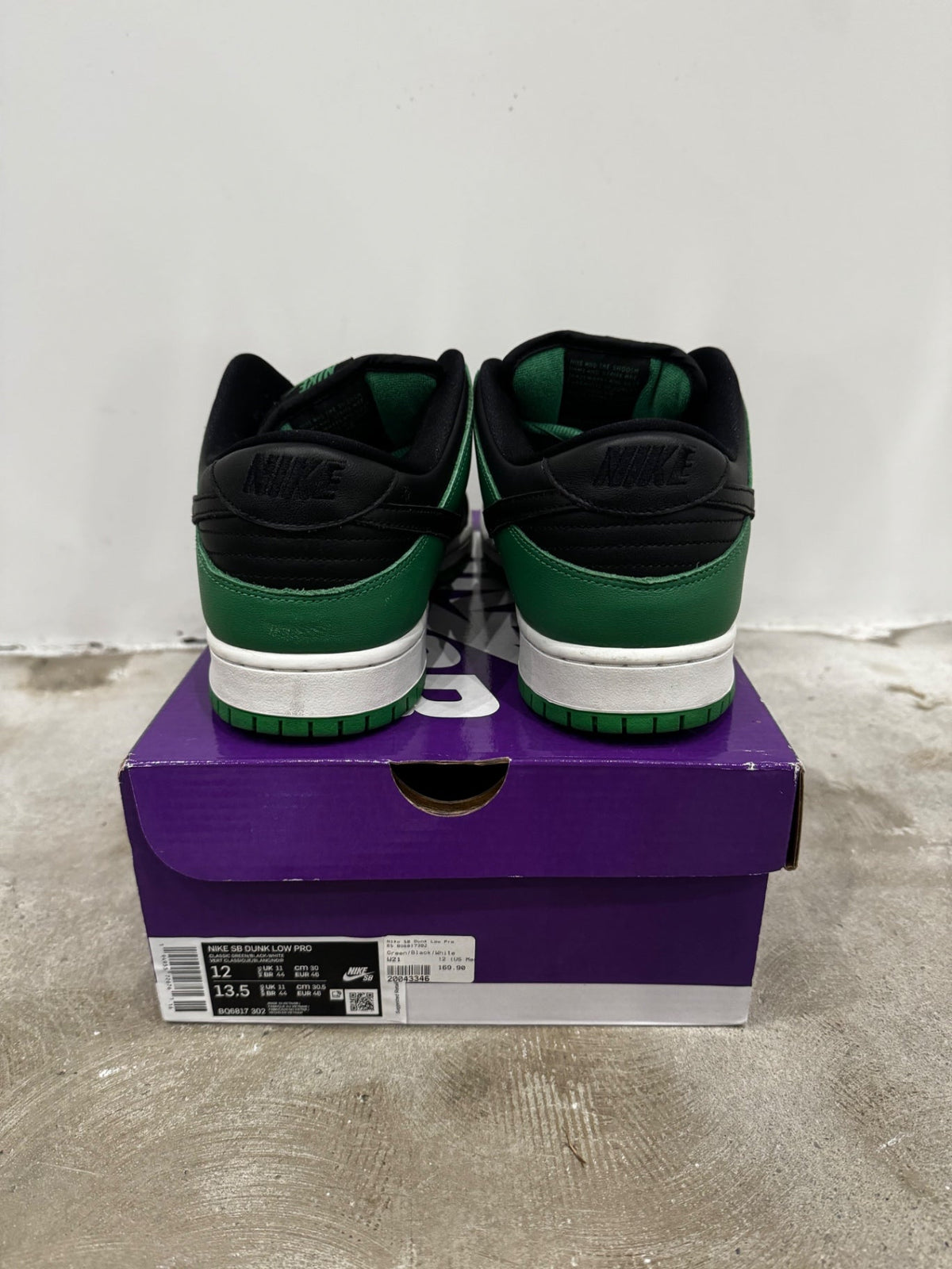 Nike SB Dunk Low Classic Green (2022) - 12 US (13.5 Women&#39;s) - Im Your Wardrobe