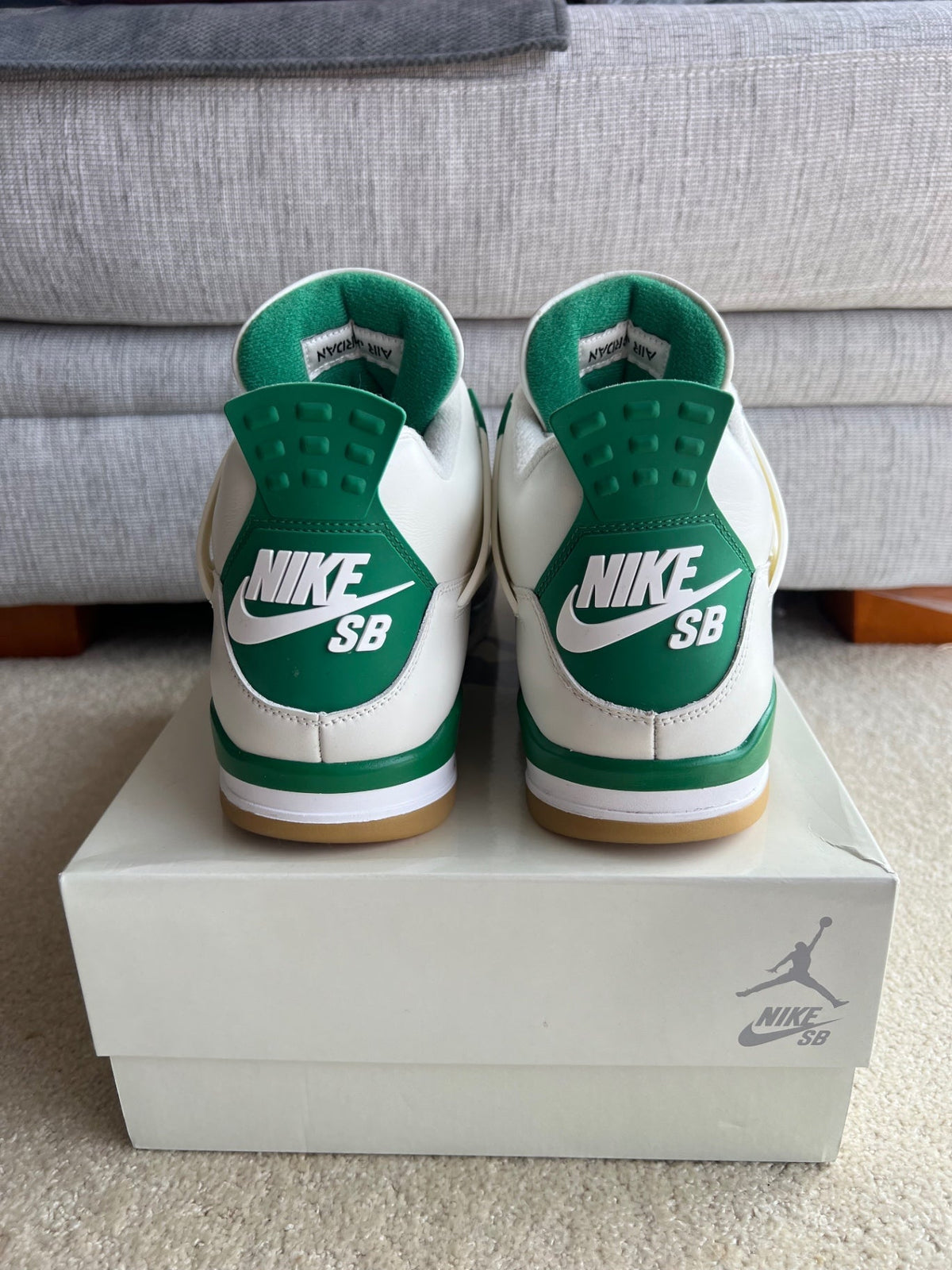 [USED A+] Jordan 4 Retro x Nike SB Pine Green - 14 US (15.5 Women&#39;s) - Im Your Wardrobe