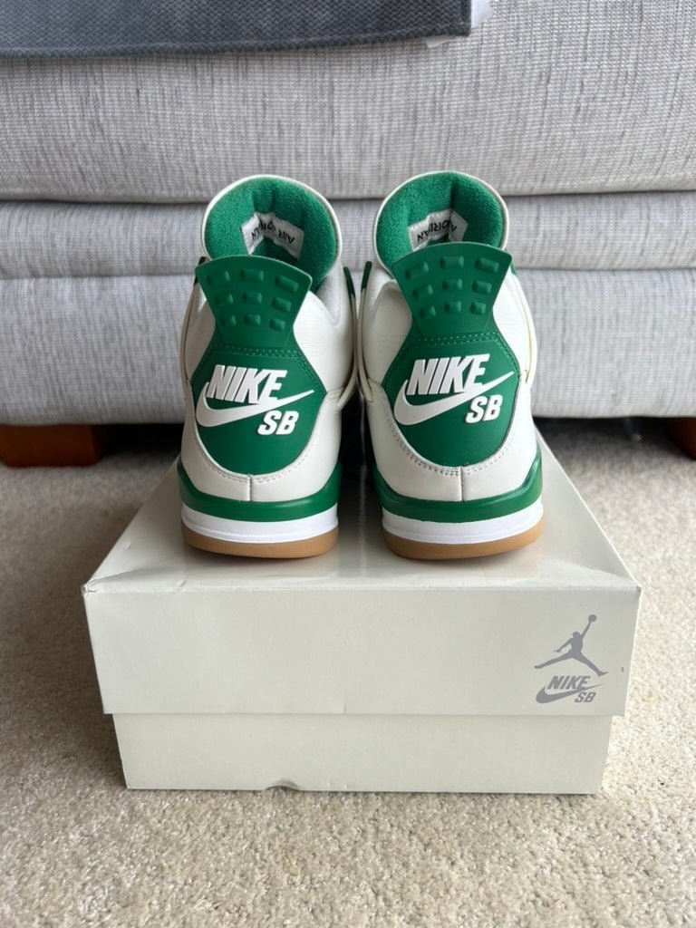 [USED A+] Jordan 4 Retro x Nike SB Pine Green - 9 US (10.5 Women&#39;s) - Im Your Wardrobe