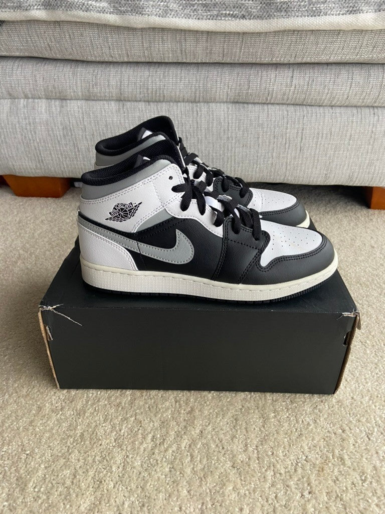 [USED B] Jordan 1 Mid Shadow (GS) - 6Y (7.5 Women&#39;s) - Im Your Wardrobe